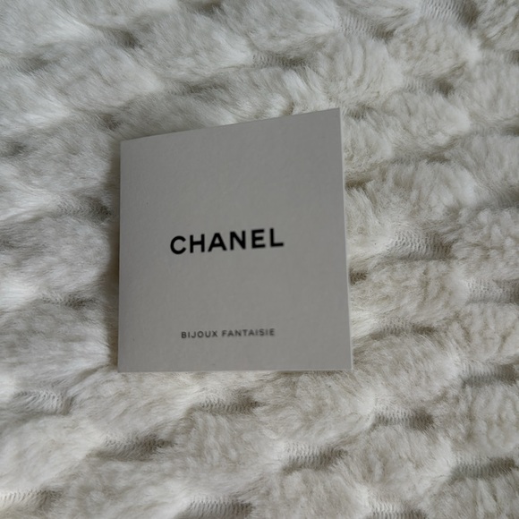 Chanel CC Studs with Faux Pearls-Authentic-EUC - Picture 5 of 7